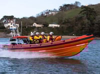 Salcombe Lifeboat rescues inflatable dinghy near Prawle Point