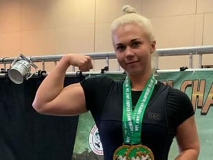 Totnes woman Francesca Dennis takes powerlifting world by storm