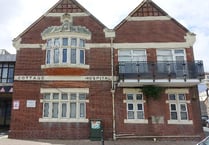 Residents give "thumbs up" to community bid