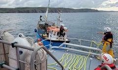 Salcombe RNLI tows fishing boat to safety