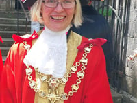 Concern in Totnes over 'truth speakers' conference