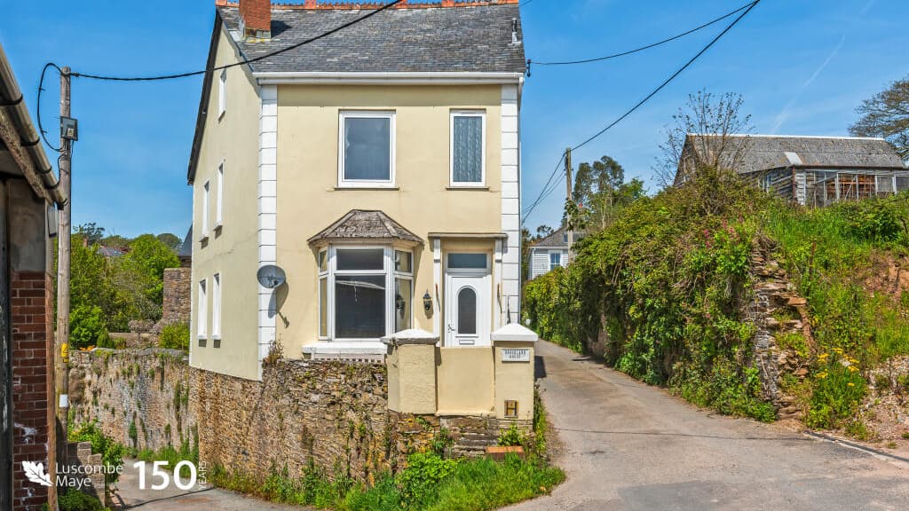 South Hams properties going to auction in December - including a listed waterfront building | dartmouth-today.co.uk 