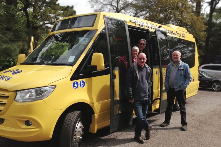 Bob the Bus with volunteers