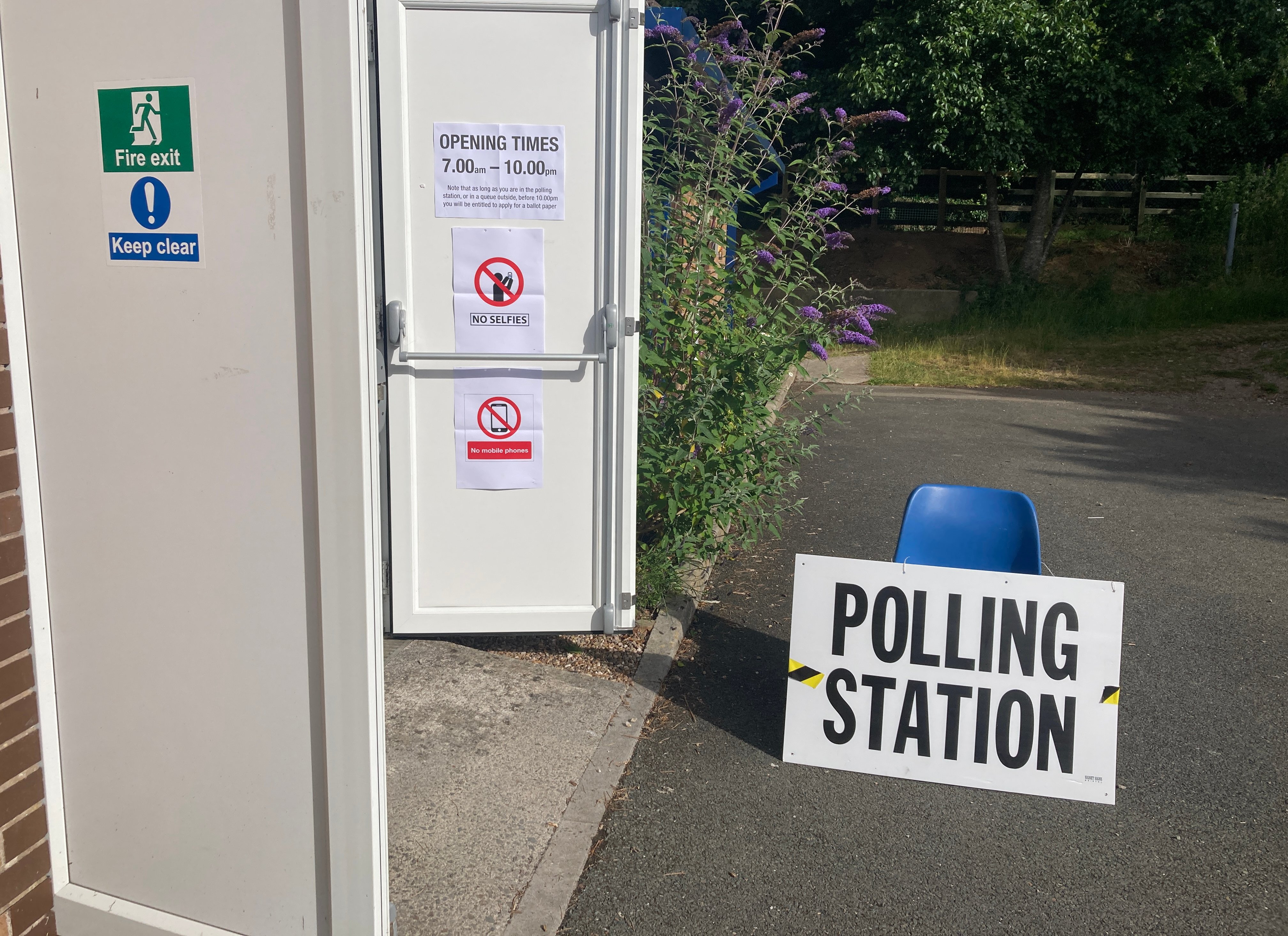Polling stations open until 10pm across the South Hams dartmouth