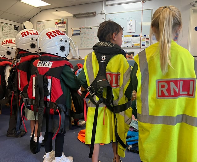 Stoke Fleming pupils visit lifeboat station