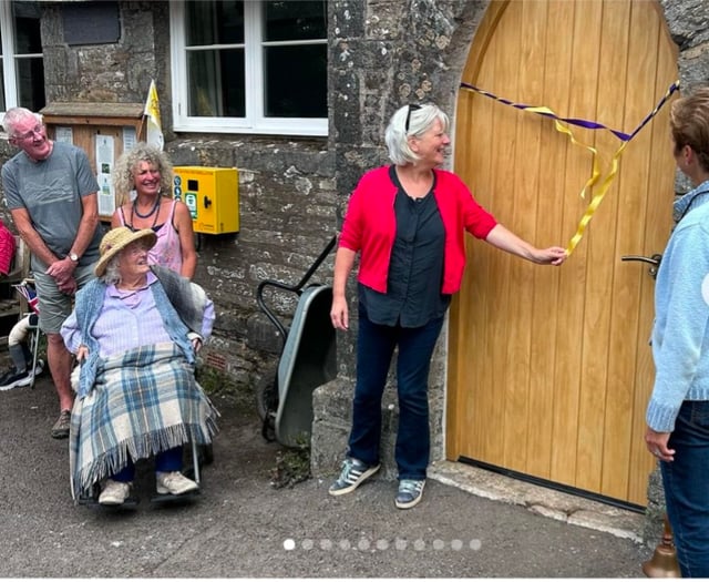 Long-standing Garden Club Show attracts newly-elected MP