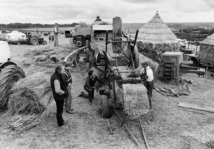 1971 Vintage machinery rally, threshing machine