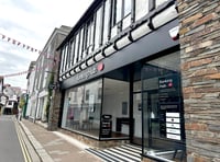 Mayor officially opens Dartmouth banking hub