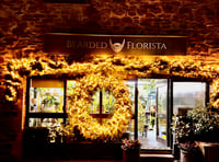 Creative displays spread festive cheer in Totnes