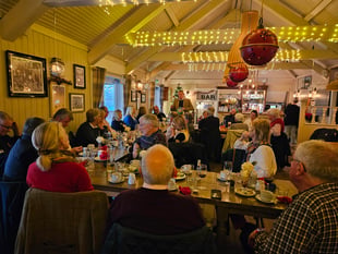 Salcombe RNLI fundraising and sea crews get festive
