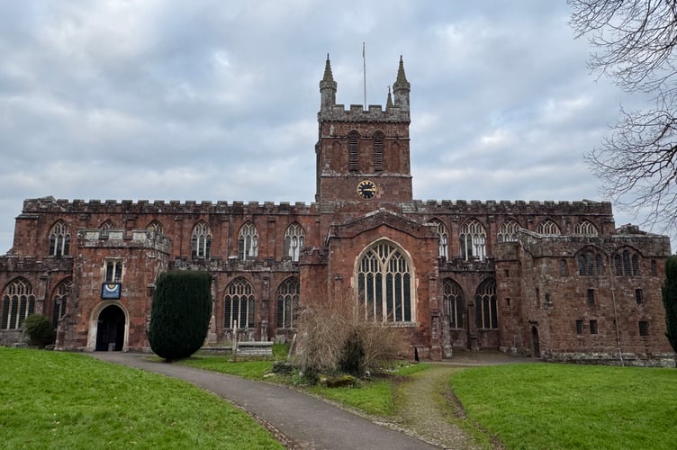 Crediton Parish Church.  AQ 2485
