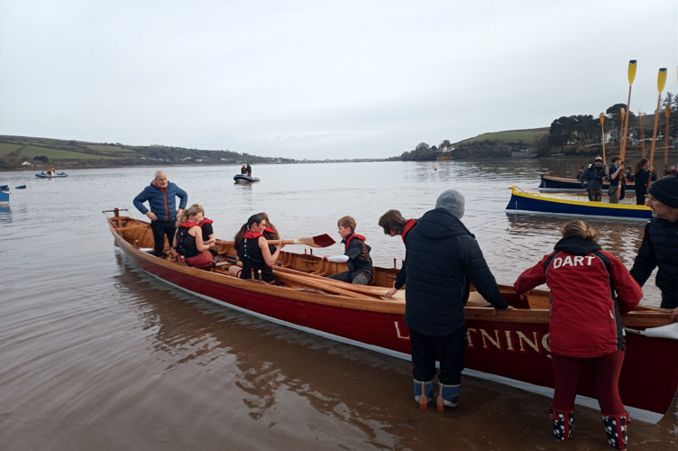 Dart Juniors returning from their race