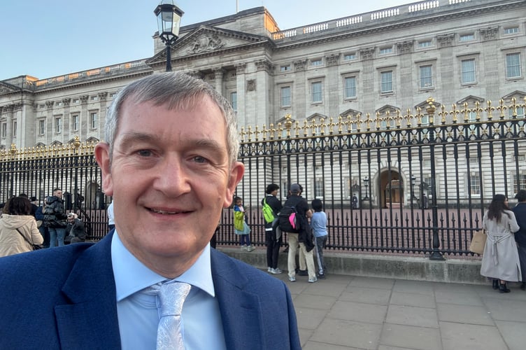 Alan Quick before attending the Buckingham Palace reception.  AQ 7375
