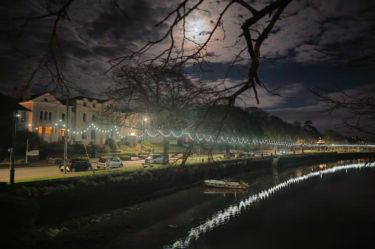 Kingsbridge Estuary at night - David Inkpin 