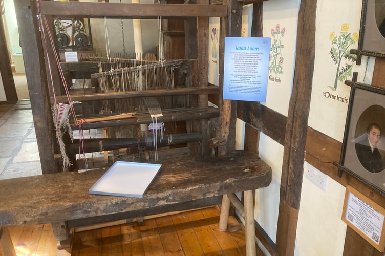 The hand loom