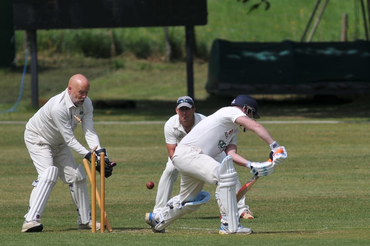 Devon Cricket League E Division West. Abbotskerswell 2nd XI versus Whichurch Wayfarers 1st XI. Delight for Whitchurch as Abbots' skipper A Owen is bowled out by Marc Kerswell
Abbotskerswell won by 85 runs