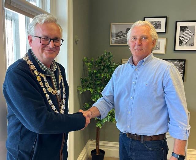 Cllr Jasper Evans becomes new Mayor of Salcombe