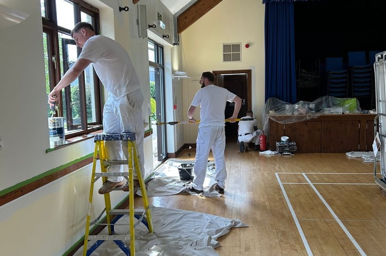 Decoration work on the interior