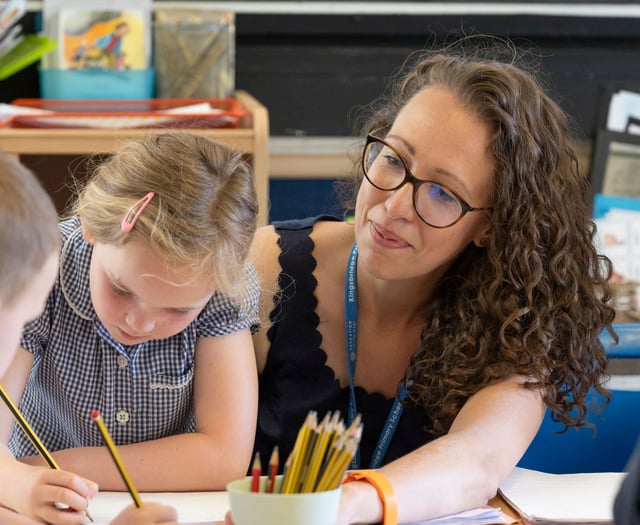 Kingsbridge Primary’s early years team wins National Teaching Award