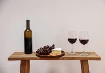 Join Kingsbridge Rotary for a wine bluff night