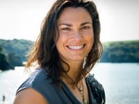 Anna Turns becomes patron of South Hams libraries charity 