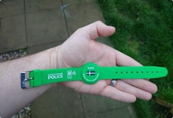 Neurodivergent wristband scheme faces public backlash