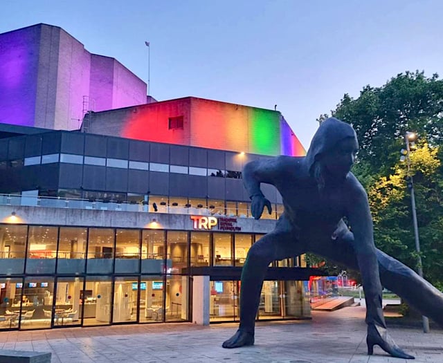 Edinburgh Fringe Festival slot up for grabs to local theatre artist