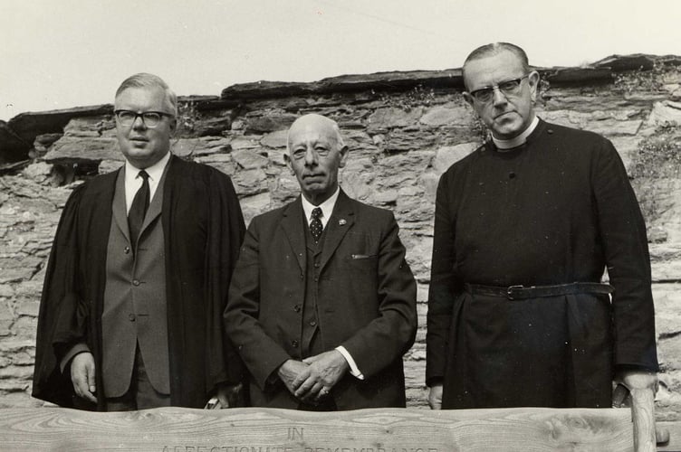 Reverend Bonsall and Major Roland Brittain U. D. C. and Reverend J. D. Milburn standing behind memorial bench, Kingsbridge