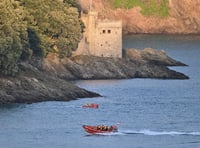 Dart RNLI recovers drifting motorboat
