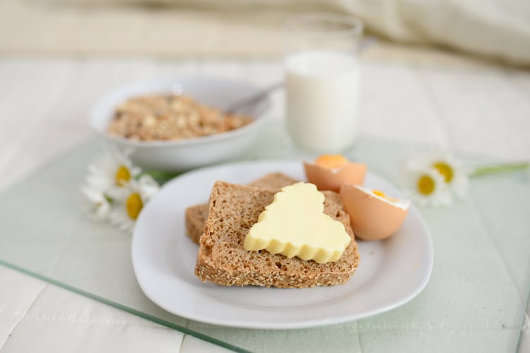CIC Expands free school meals coverage - Image by congerdesign from Pixabay
