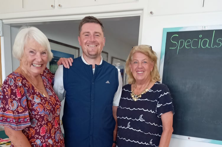 Mary (L), Sam centre and Vice-Captain Helen Bertram