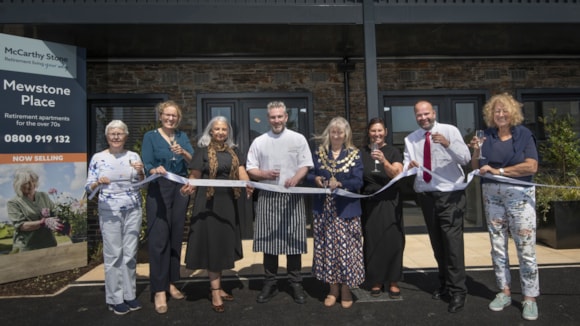 Dartmouth Mayor Cllr Andrea Cates cuts the ribbon