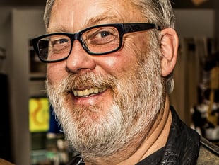 Vic Reeves returns to Dartmouth for art show