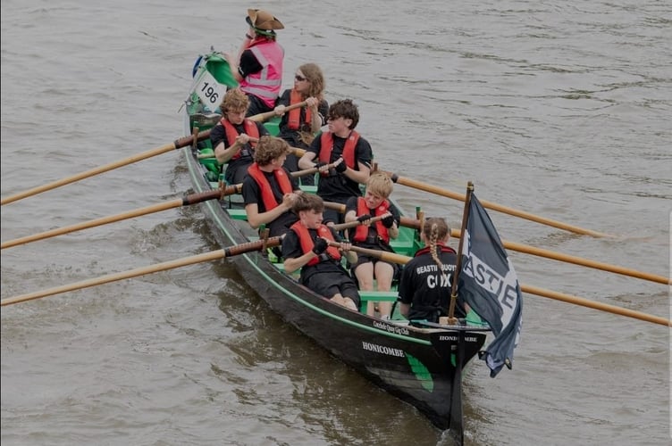 Rowing in the Great River Race