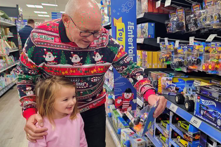 Tesco Kingsbridge donate a toy fund
