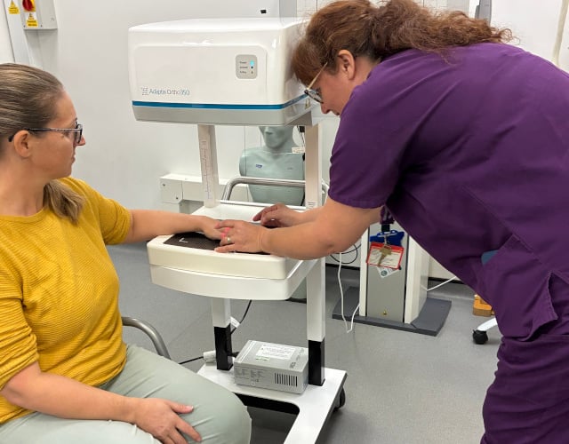 Emma first in UK to trial new 3D imaging for rheumatoid arthritis
