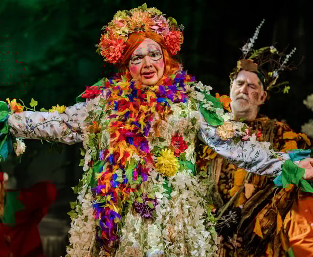 Totnes society celebrates 90 years with sold-out pantomime