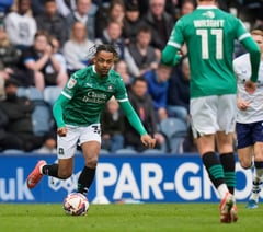 Argyle duo Issaka and Roberts join Truro City on loan