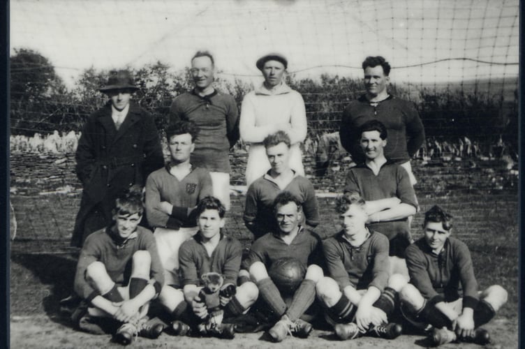 Aveton Gifford Football team complete with teddy bear mascot