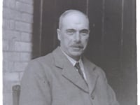 Blue Plaque honours Vernon MacAndrew's legacy in Dartmouth