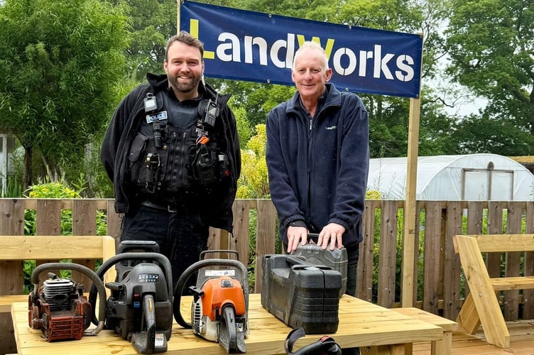 PC Chris Shepheard and Project Director Chris Parsons.