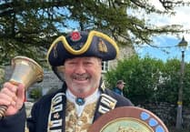 Dartmouth Town Crier triumphs at Widecombe Fair